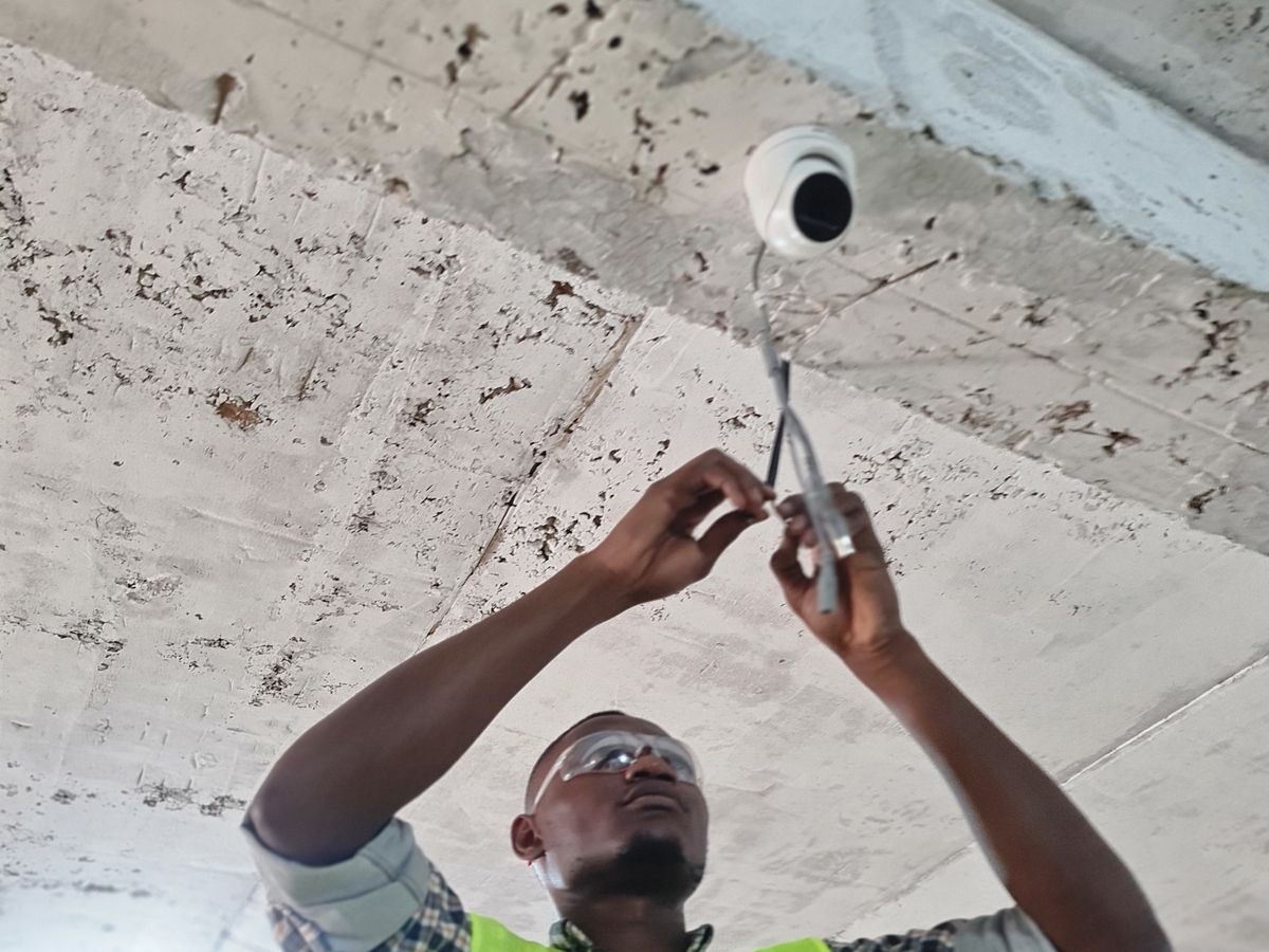 BUTEC installing a dome camera